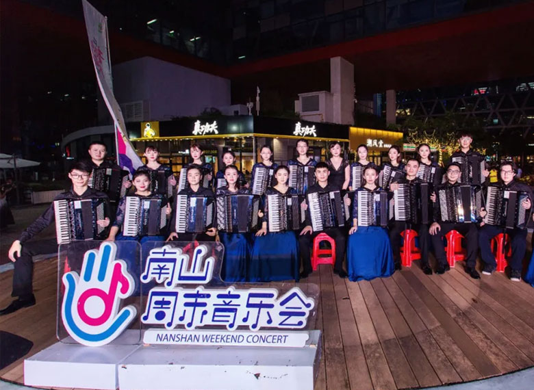 翻开乐竞平台手风琴乐团2020毕业纪念册，追寻恋上手风琴的记忆